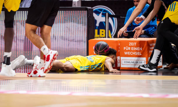 他以其卓越 他以其卓越