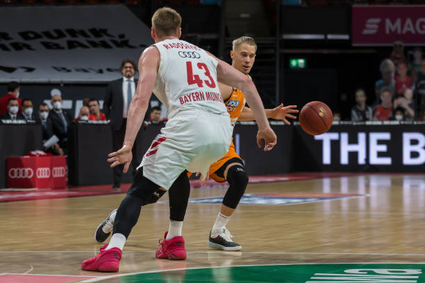 激烈的对决 激烈的对决